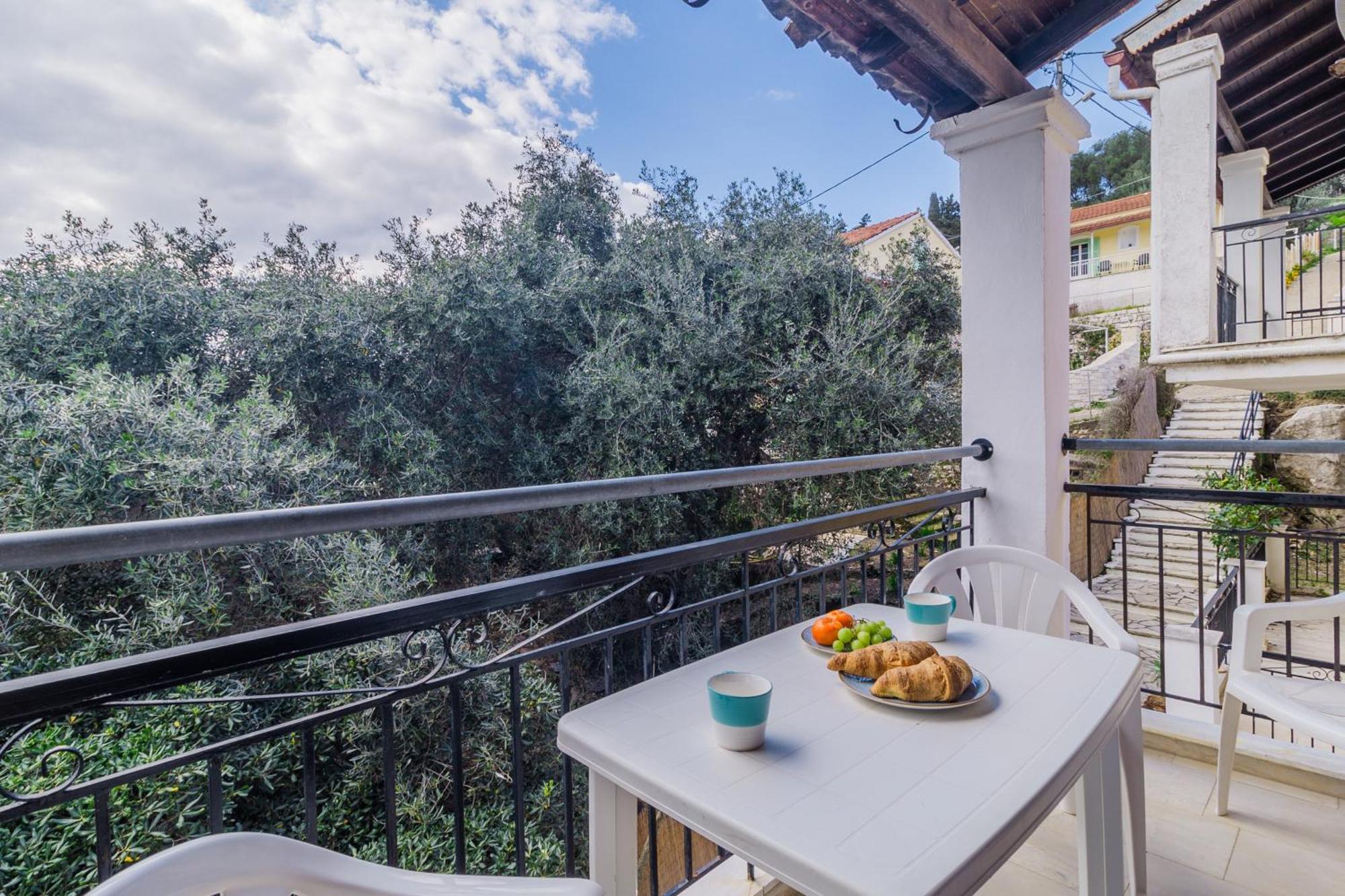 Sunflower Apartments & Studios Кассиопи Экстерьер фото